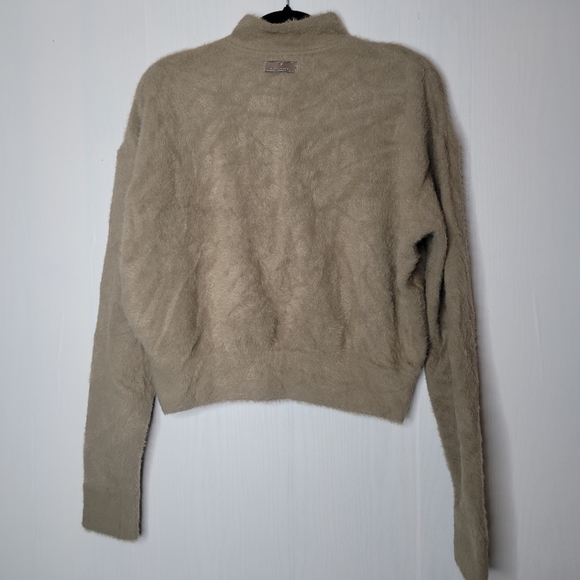 Gymshark x Whitney Simmons Whitney eyelash knit jacket Size Medium - Picture 3 of 12